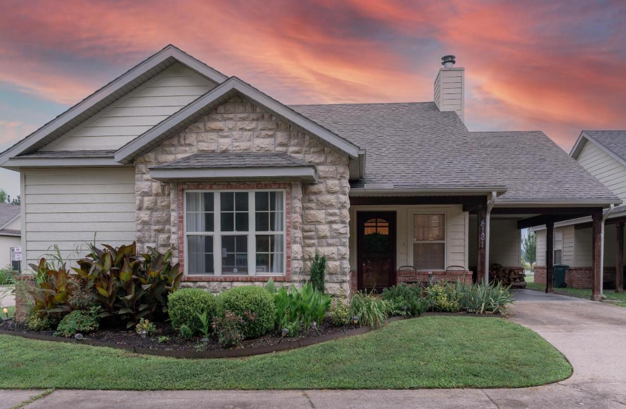 Cottage Getaway - Quiet Cottage Charm Near U Of A Fayetteville Exterior foto